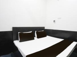 SPOT ON HOTEL UP-13, hotel em Alīgarh