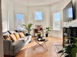 Downtown 2 Bedroom - Walk to Beale Street & FedEx Forum
