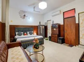 Hotel Bills The Royalty - Near U S Embassy