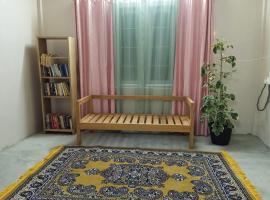 Hideout, Hotel in Jāmb