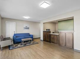 Quality Inn Neosho، فندق في Neosho