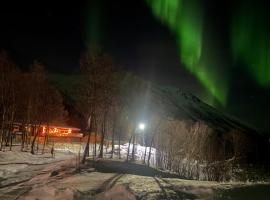 Modern Apartment in Nature Mountain Views & Peaceful Setting – hotel w mieście Oldervik