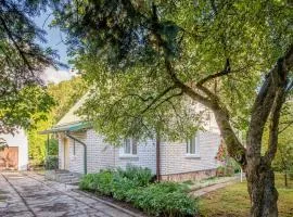 Private 120m2 House with 1000m2 Garden for 8 Guests