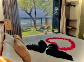 Bloom Beach Villa