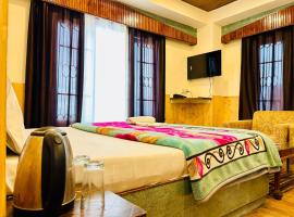 Shhoryaa Hotel Near The Mall, hotel en Shimla