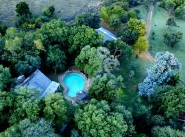Relaxing Mountain Cottages w hikes, boma, pool