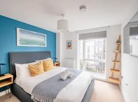 Modern Townhouse - Parking EV Charger & Balcony