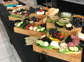Holiday Inn Express & Suites - Charlotte Airport by IHG, hotel Charlotte-ban