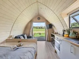 The Nave, Cathedral View - Hot Tub - Free Wifi & parking - Pets