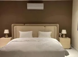 GULBERG EXECUTIVE APARTMENTS By ALVIS SUITE