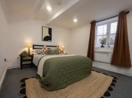 Norfolk House - Steps from Quats, Parks, and Docks