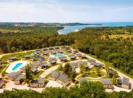 2 Bedroom Awesome Stacaravan In Vabriga