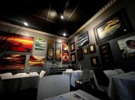 44 on Ennis Guest Lodge and Restaurant -