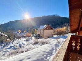 Charming and bright cottage in Briançon, hotel din Briançon