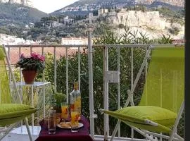 T2 Le Bougainvillier Cassis