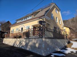 Zu-Haus, hotel a Peterdorf