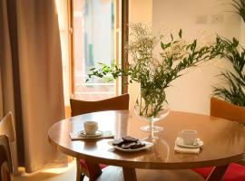 LUMA Feel at Home Apartments Novara, Hotel in Novara