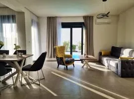 SHARK Deluxe Pool Apartments