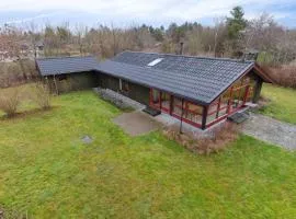 Cozy Summer House In Trend