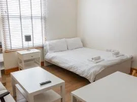 Studio apartment next to Highgate tube station