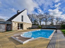 La Villa des Tilleuls - Avec Piscine Privée, Hotel in Férel