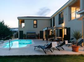 Viesnīca Villa M With Private Pool & Gym pilsētā Plano