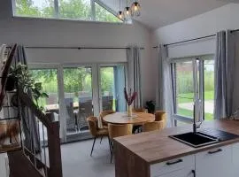 freistehendes Ferienhaus mit Sauna und Badefass