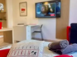 Residence Neverin Luxury Apartments-Private Garage