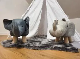 Nagelneues Ferienhaus mit Spielbereich und Garten