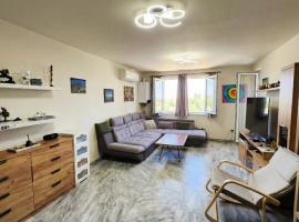 Zen Lodge, with private parking next to Paradise, hotel i Sofia