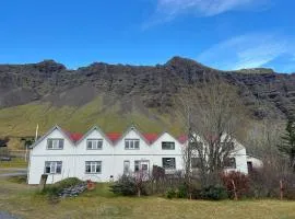 Skyrhusid Guesthouse