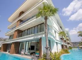 Kora 77 2BR Beachfront Condo with Sea View and Pool