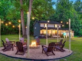 Riverfront Gem and SNP Mountain Magic Hot Tub & Sauna