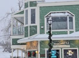 Pier Harbor #2, hotel em Saint Ignace