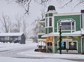 Pier Harbor #1 & #2, hotel em Saint Ignace