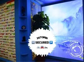 Dolphin Hotel & Hostel