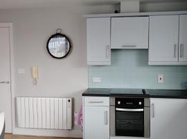 2 Bedroom Apartment 4-6 people-Coastal Comfort, Hotel in Balbriggan