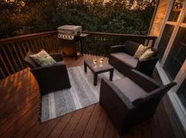 Disconnect at this Cottage with Great Surroundings in Charlotte, North Carolina