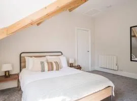 2-Bed · City Centre · Sleeps 4