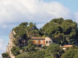 Casa Roca Vista A unique holiday home built on a rock with breathtaking views
