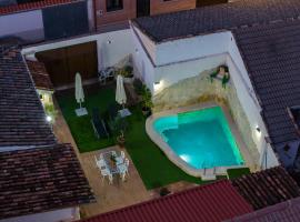 Casa Los Templarios, Puy du fou Toledo, Hotel in Burujón