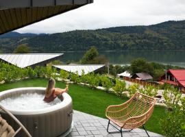 Amumi Lacul Bicaz - Casuta Infinity, hotel di Buhalniţa