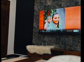 Cozy-Homey with solar system -Firepit- Free Parking-Gardenswing, khách sạn ở Arusha