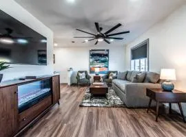 The Coastal Cottage Sleeps 8 Massive Parking