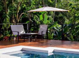 Arenal Manoa Resort & Hot Springs、フォルトゥナの駐車場付きホテル