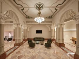 Palatinus Grand Hotel, hotel u Pečuhu