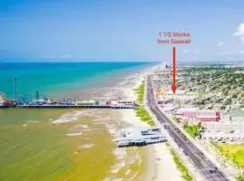 The Tides of Galveston Pet Friendly Walk to Beach