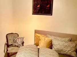 2 bedroom apartment historical downtown by the sea