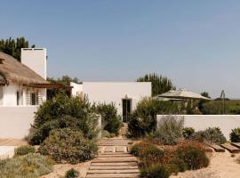 House of Calma – hotel w mieście Caparica