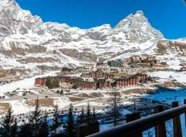 HelloCHALET The Ski Lovers - Ski-in Ski-out with Matterhorn View